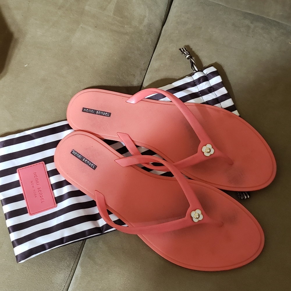 Henri Bendel Slides